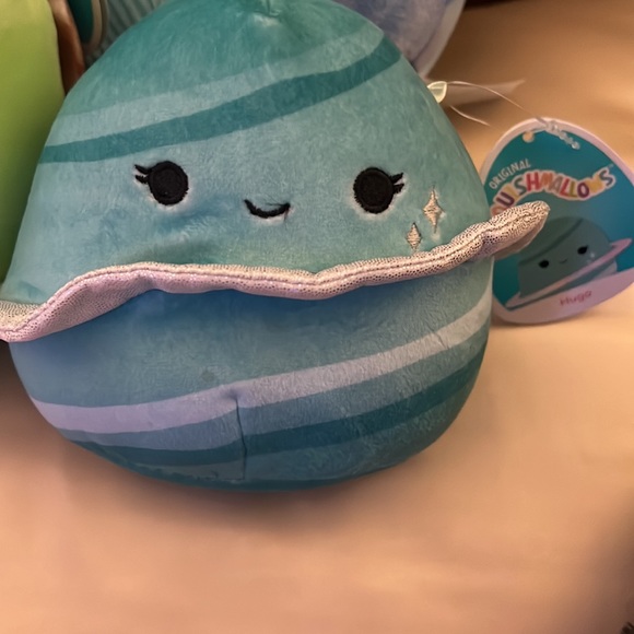 Squishmallow bundle that includes sea life and a planet - Picture 4 of 7